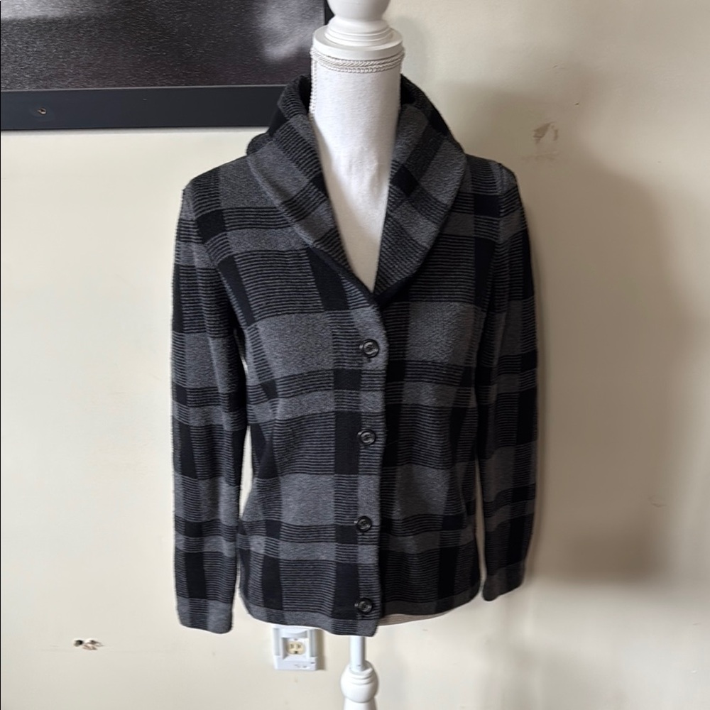 Chic Plaid Button-Up Jacket